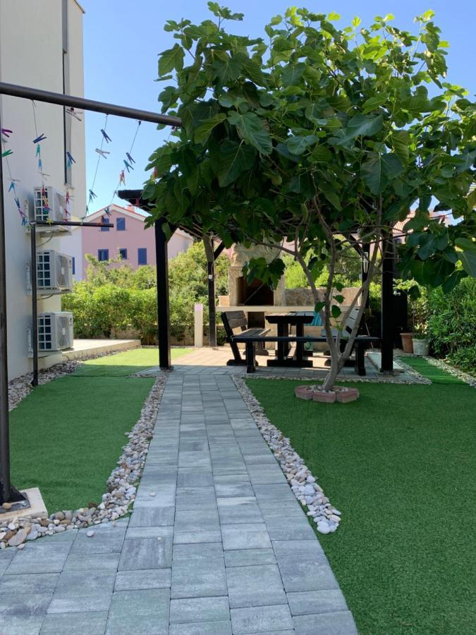 Villa Legacy 2 Novalja Bagian luar foto