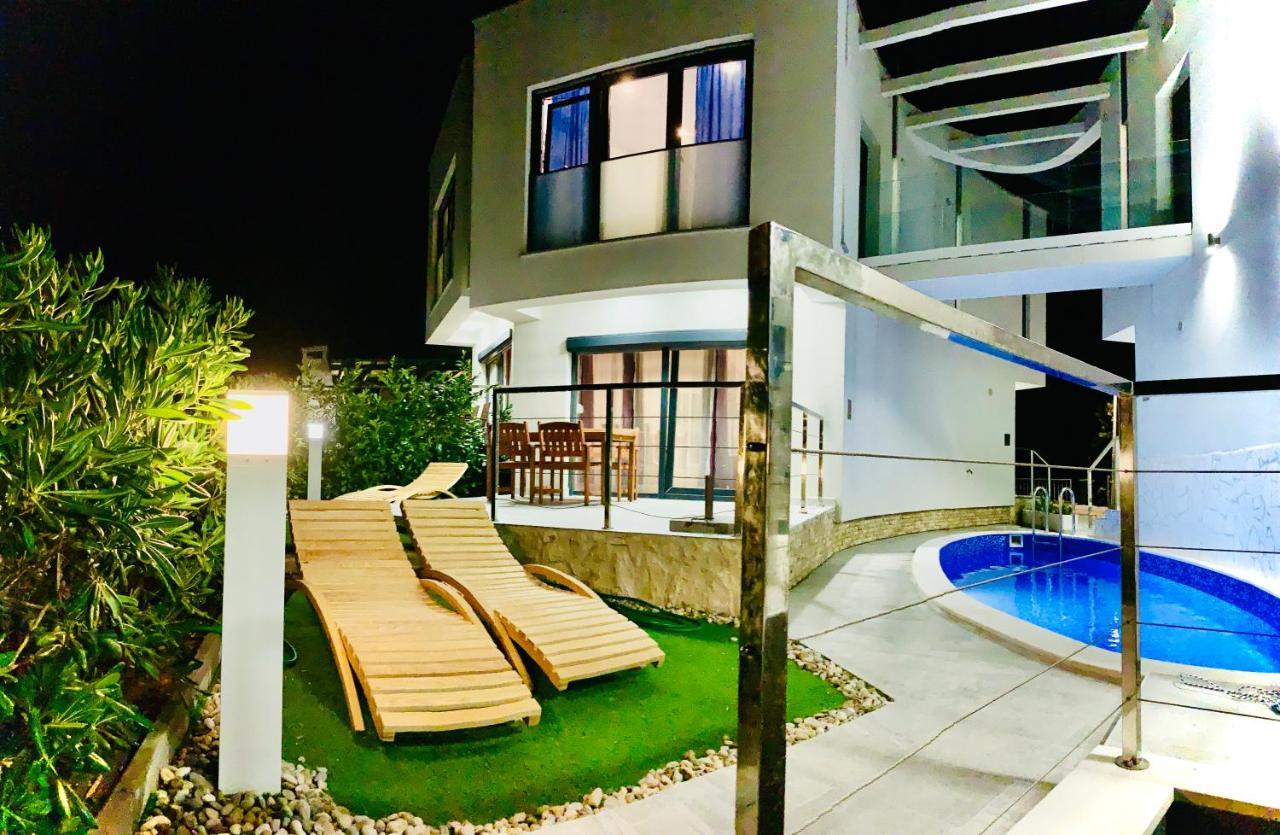 Villa Legacy 2 Novalja Bagian luar foto