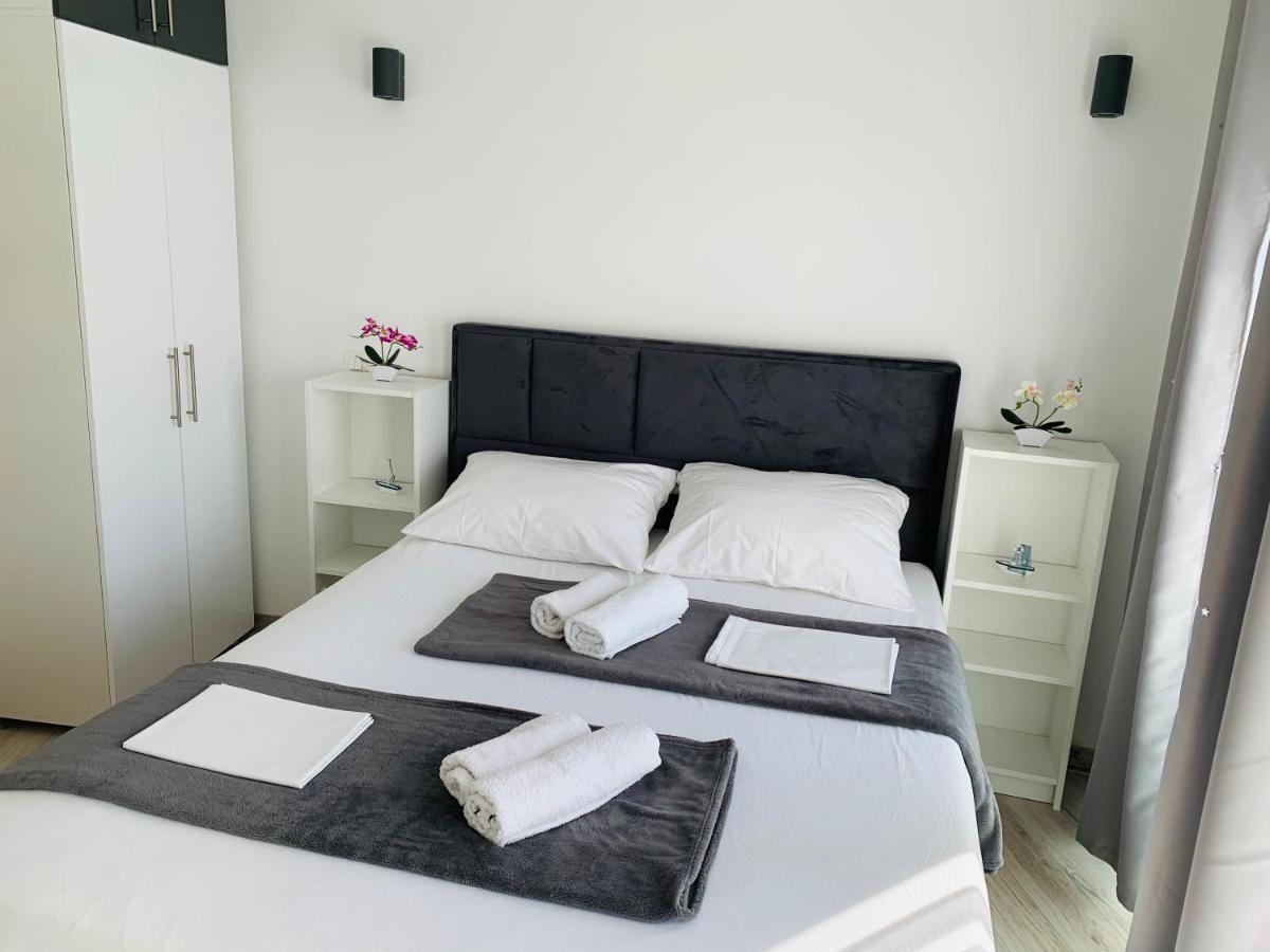 Villa Legacy 2 Novalja Bagian luar foto